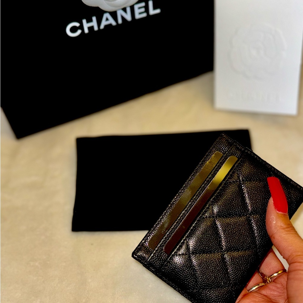 Chanel Black Quilted Card Holder with Gold Logo - Picture 3 of 4